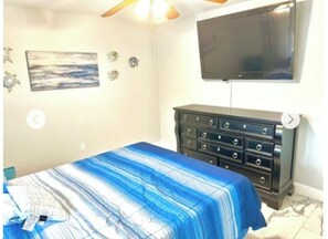3 bedrooms, iron/ironing board, WiFi, bed sheets - Waterfront 3BR 1Bath Furnished w/Gulf of America Access (NEW PORT RICHEY)