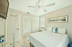 3 bedrooms, iron/ironing board, WiFi, bed sheets - Waterfront 3BR 1Bath Furnished w/Gulf of America Access (NEW PORT RICHEY)