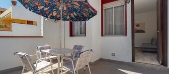 A cozy apartment of approximately 90 square meters, spread over two levels connected by stairs, accommodating up to 6 people.The property is located in Torre Faro, a charming seaside village about 15 km from Messina, where the Ionian and Tyrrhenian Seas 