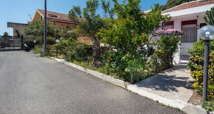 A cozy apartment of approximately 90 square meters, spread over two levels connected by stairs, accommodating up to 6 people.The property is located in Torre Faro, a charming seaside village about 15 km from Messina, where the Ionian and Tyrrhenian Seas