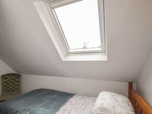2 bedrooms, individually decorated, individually furnished, free WiFi - 3 Bruaich Cottages (Strathpeffer)
