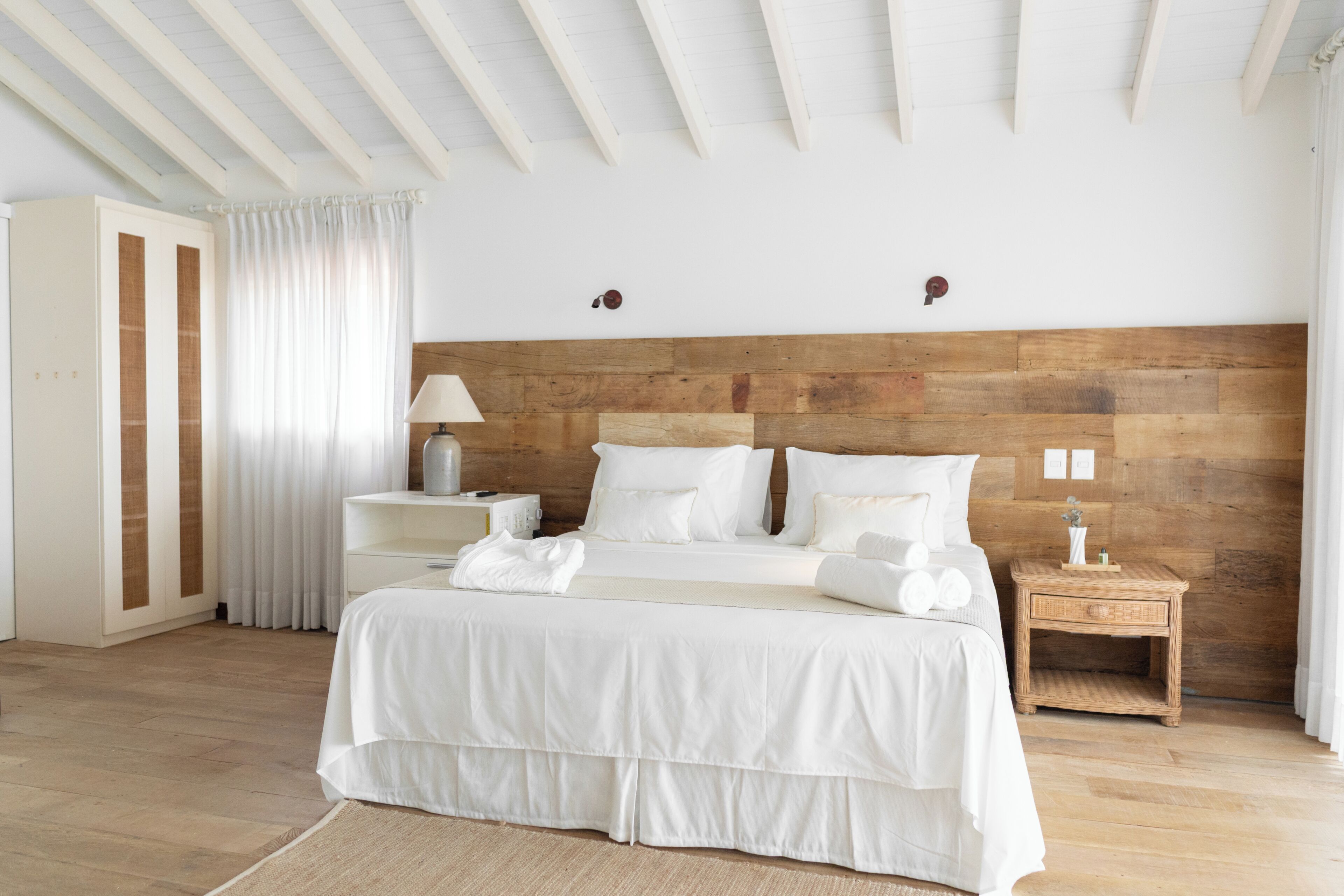Suíte superior, sacada, vista para o mar | Wi-Fi de cortesia, roupa de cama