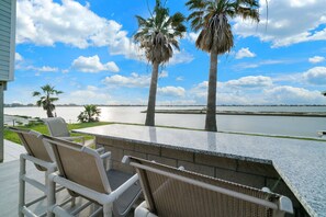 Property grounds - 7 Palms | 4BR Waterfront Home with Patio, Grill, Bar Area & Water Views (Rockport)