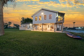 Exterior - 7 Palms | 4BR Waterfront Home with Patio, Grill, Bar Area & Water Views (Rockport)