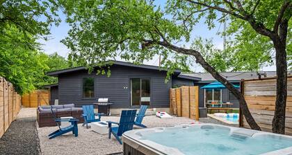 Wonderland · Sleeps 24, Pool, Hot Tub, Soccer, etc