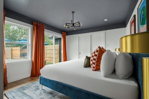 3 bedrooms, desk, iron/ironing board, free WiFi - Wonderland Unit B · Sleeps 12, Pool, Soccer & More (Austin)