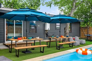 Outdoor pool - Wonderland Unit B · Sleeps 12, Pool, Soccer & More (Austin)