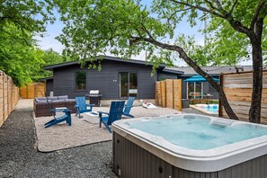 Terrace/patio - Wonderland Unit A · Sleeps 12, Hot Tub & BBQ (Austin)
