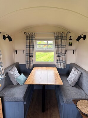 Interior - Sheppard's Rest by the Wye (Hereford)