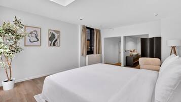 3 bedrooms, desk, iron/ironing board, WiFi (free)