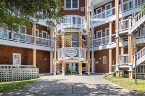 Exterior - Surf's Up: Waterfront | Shared Pool | Dogs OK (Manteo)