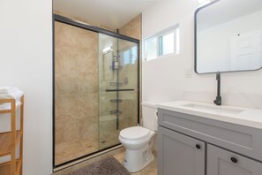 Bathroom - Cozy 1-bedroom house in charming La Puente with AC (La Puente)