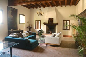 TV - Single Room Merlino with Shared Pool, Wi-Fi and Air Conditioning (Piombino Dese)