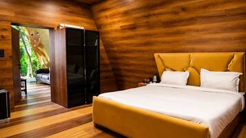 Premium Cottage | Desk, laptop workspace, free WiFi, bed sheets