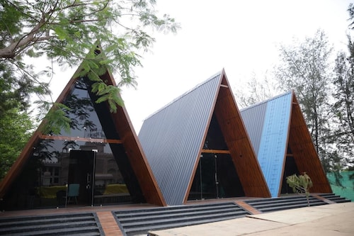 Shiv Resort & Palace 