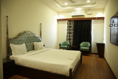 Shiv Resort & Palace 