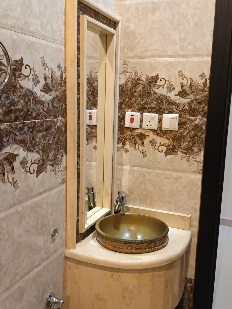 Shower, free toiletries, towels, soap