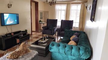Apartment, 1 Bedroom, Accessible, Patio | Living room