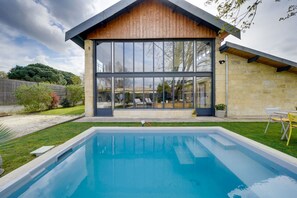 A heated pool - Villa Cacahuète - Three Bedroom House, Sleeps 6 (Izon)