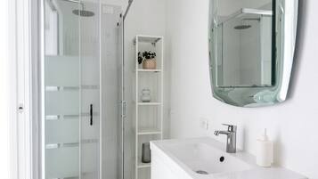 Apartment | Bathroom