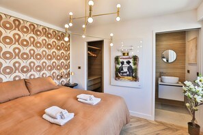 Free WiFi, bed sheets - Villa l'Élégante - Four Bedroom House, Sleeps 8 (Les Sables d'Olonne)