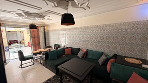 Living area - 3-bedroom riad in tranquil Marrakech with AC for relaxing stays (marrakech)