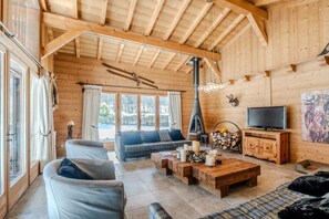 TV, fireplace - Chalet Le Lochet - Calme et chaleureux pour 8 (Sixt-Fer-à-Cheval)