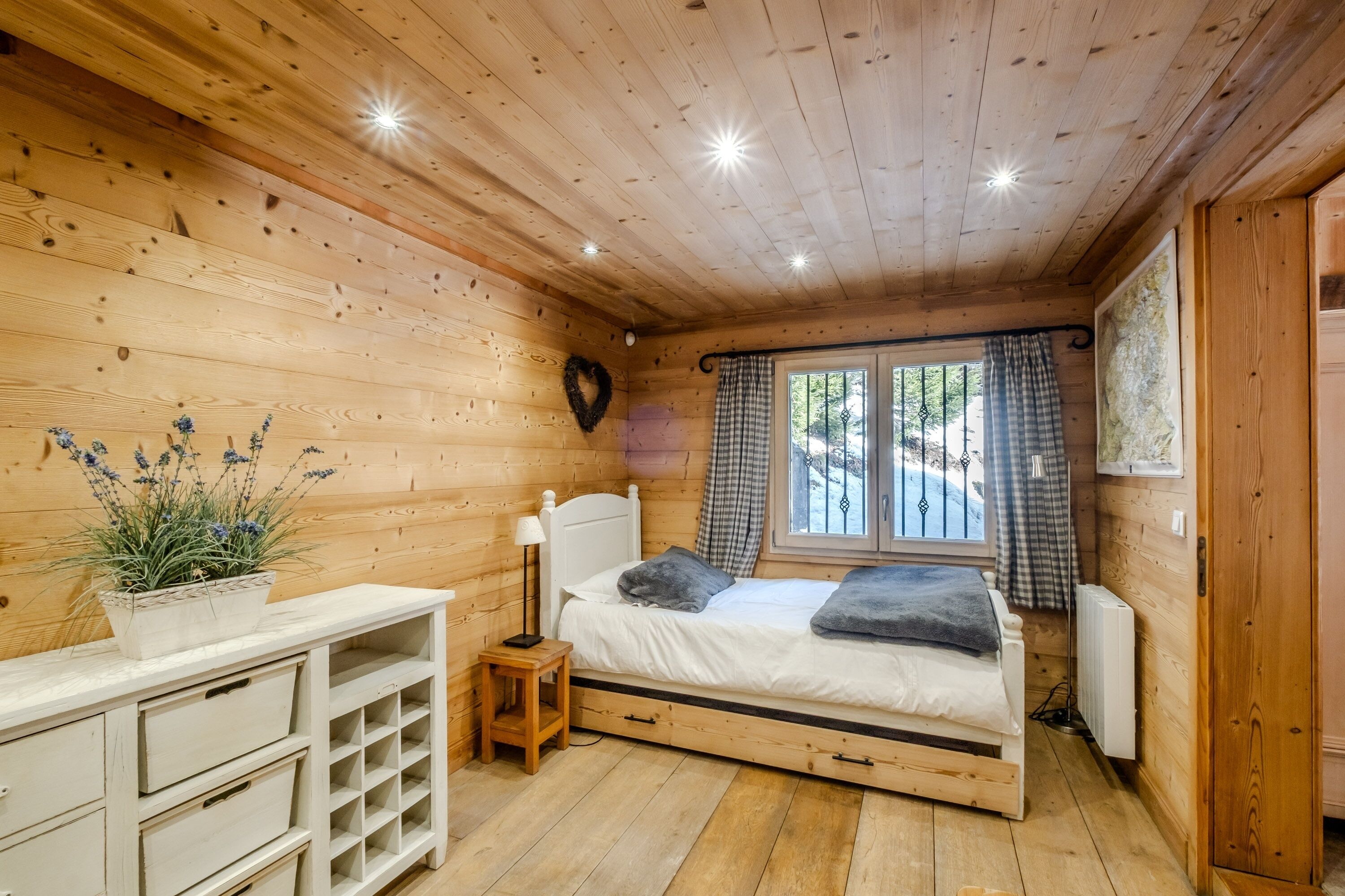 4 chambres, fer et planche à repasser, Wi-Fi gratuit, draps fournis