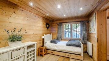4 chambres, fer et planche à repasser, Wi-Fi gratuit, draps fournis