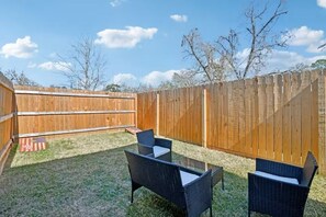 Property grounds - Modern cozy townhouse (Houston)