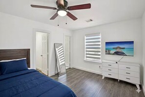 WiFi, bed sheets - Modern cozy townhouse (Houston)