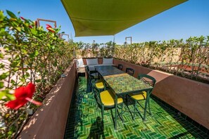 Outdoor dining - Riad NalaN (Marrakech)