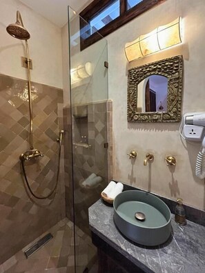 Standard Double Room, Patio, City View | Bathroom - Riad NalaN (Marrakech)