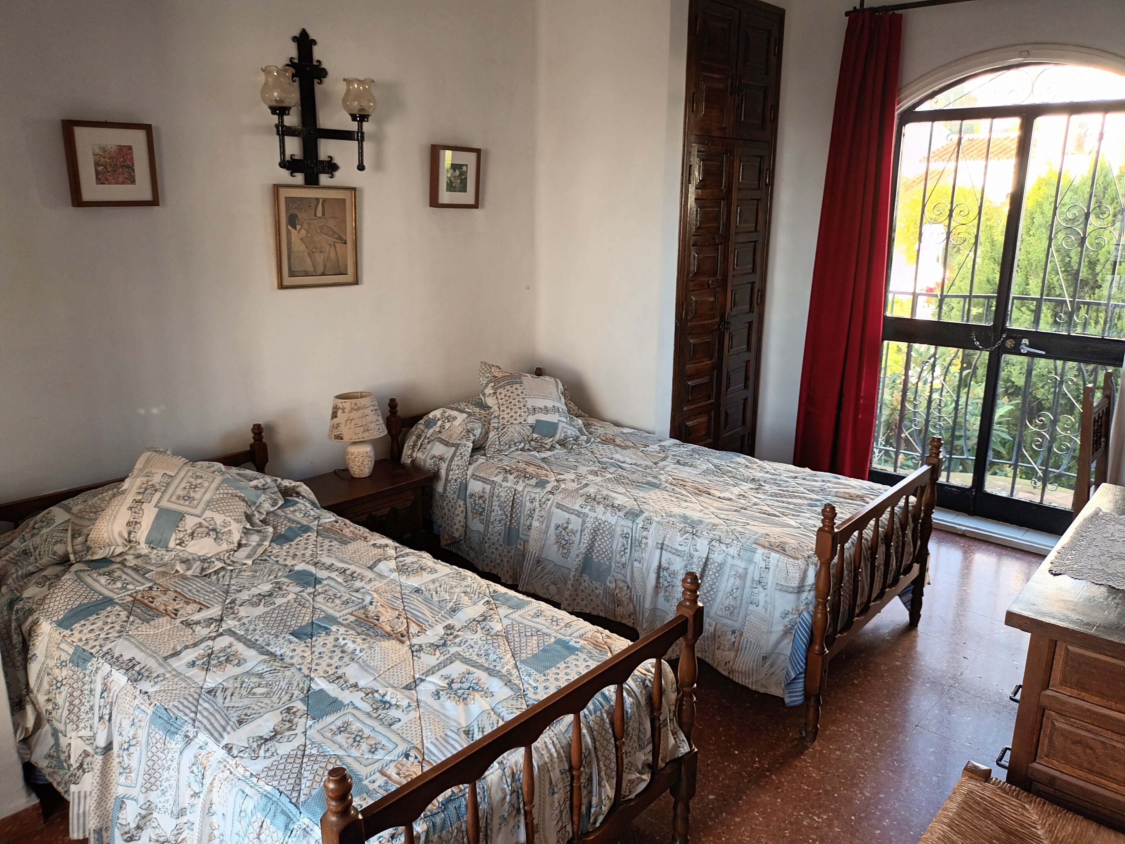 2 chambres, fer et planche à repasser, Wi-Fi, draps fournis