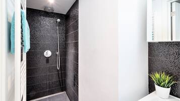 Apartment | Bathroom