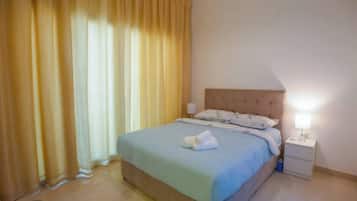 4 bedrooms, iron/ironing board, WiFi