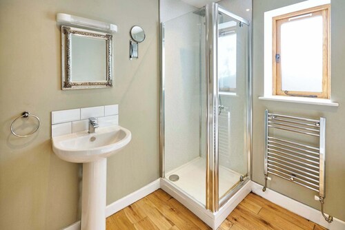 Host & Stay | The Tiled Cottage