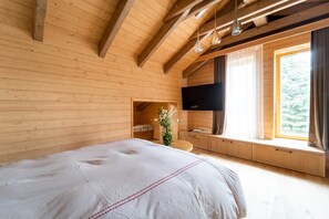 Tabla de planchar con plancha, wifi y ropa de cama 