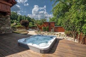 Bain à remous extérieur