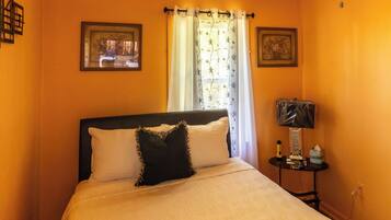House | Iron/ironing board, free WiFi