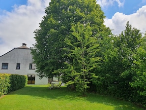 Exterior - Cottage, sauna, billiards, 4 bedrooms, 3 bathrooms. Families or friends. (Chiny)