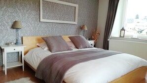 4 bedrooms, iron/ironing board, Internet - Cottage, sauna, billiards, 4 bedrooms, 3 bathrooms. Families or friends. (Chiny)