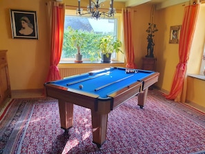 Games room - Cottage, sauna, billiards, 4 bedrooms, 3 bathrooms. Families or friends. (Chiny)