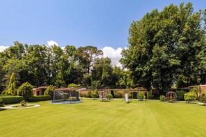 Children’s area - Casa Avándaro with Pool, Garden & Jacuzzi (Valle de Bravo)