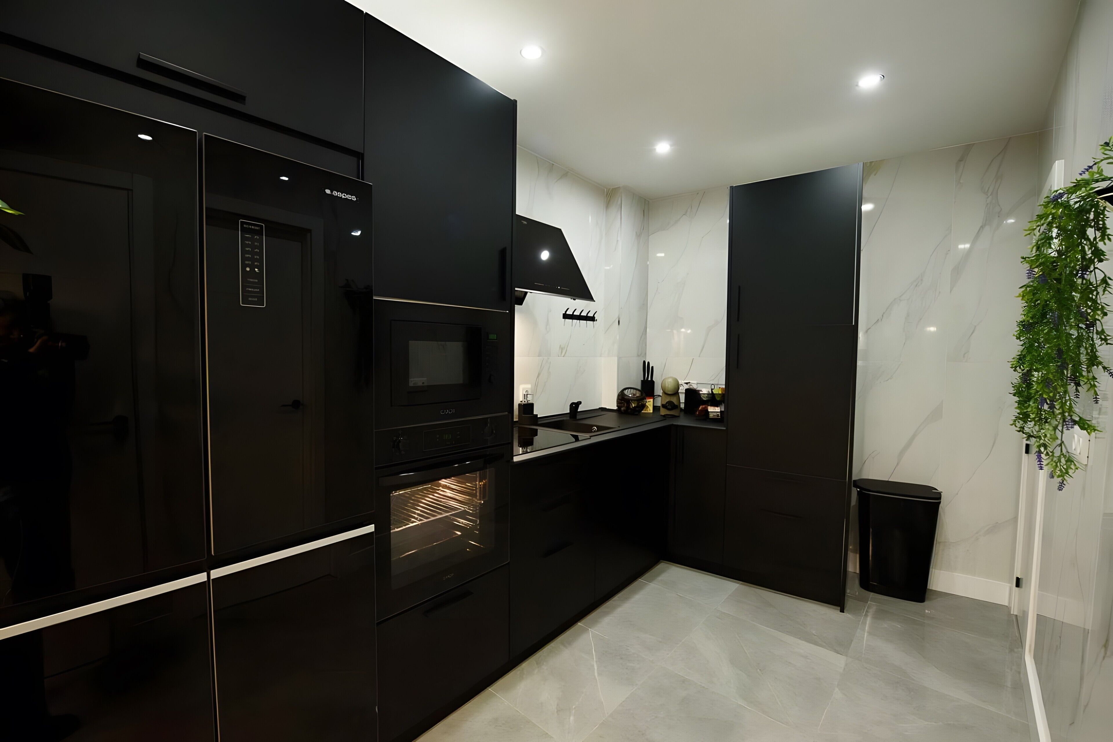 Frigorifero, microonde, forno, piano cottura