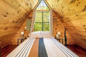 1 bedroom, iron/ironing board, WiFi (free), bed sheets