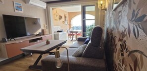 Living area - Cap Estérel T2 Air-conditioned Sea view (Saint-Raphaël)