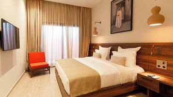 Ropa de cama de alta calidad, colchones con pillow-top y minibar