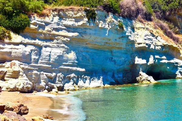 Sarantari beach (14km)
