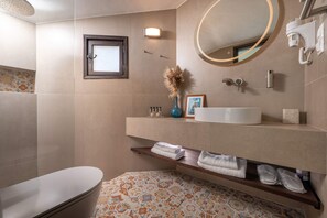 Shower, hair dryer, towels, shampoo - Altair Blue Villa - Private Jacuzzi and Views (Kalo Chorio)